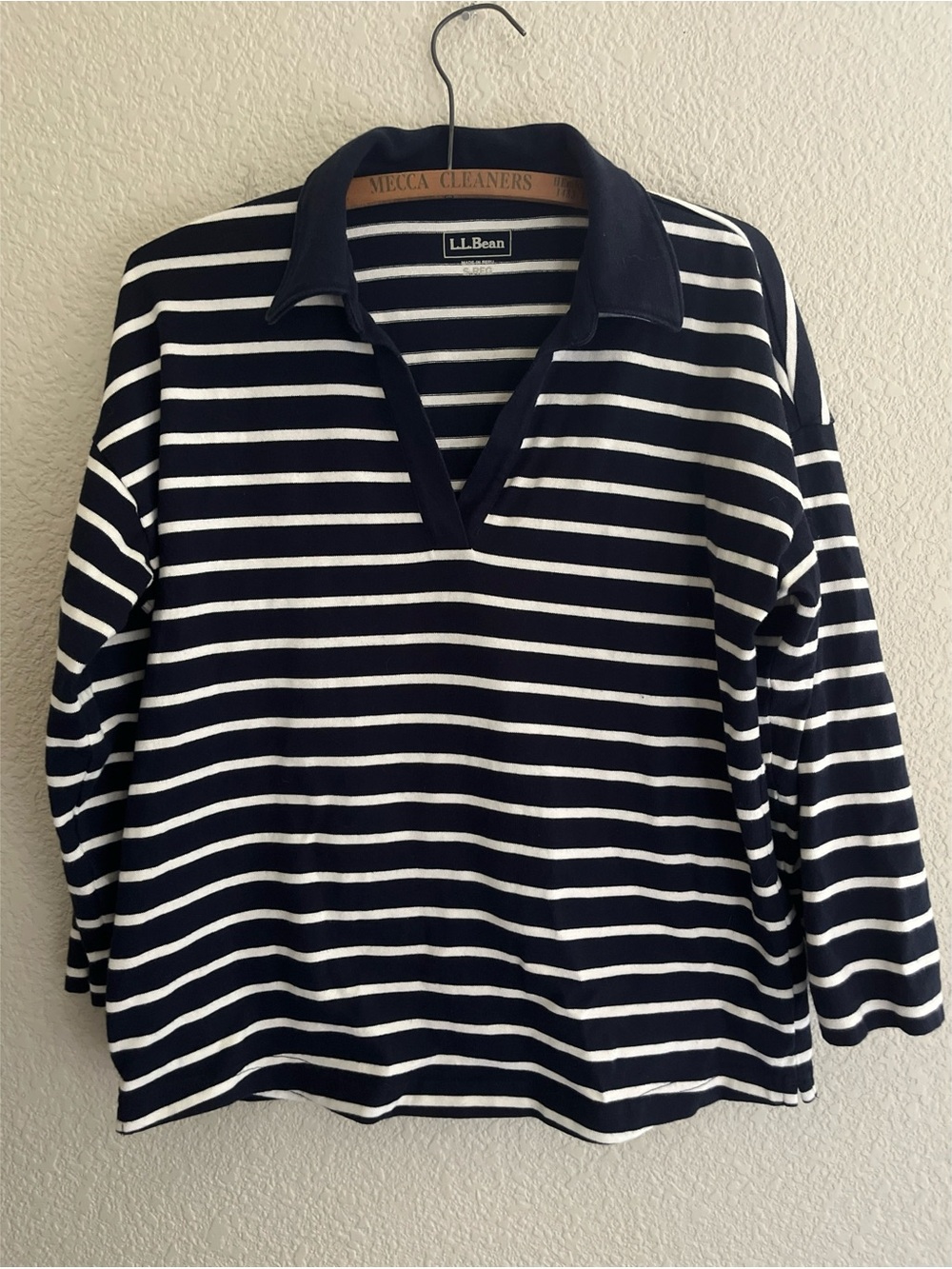 LL Bean Navy Striped V Neck Top Women’s Size Small